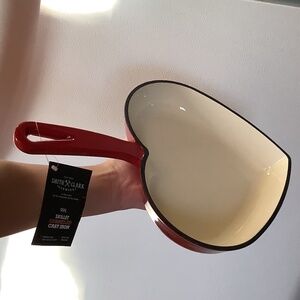 Cast iron heart skillet